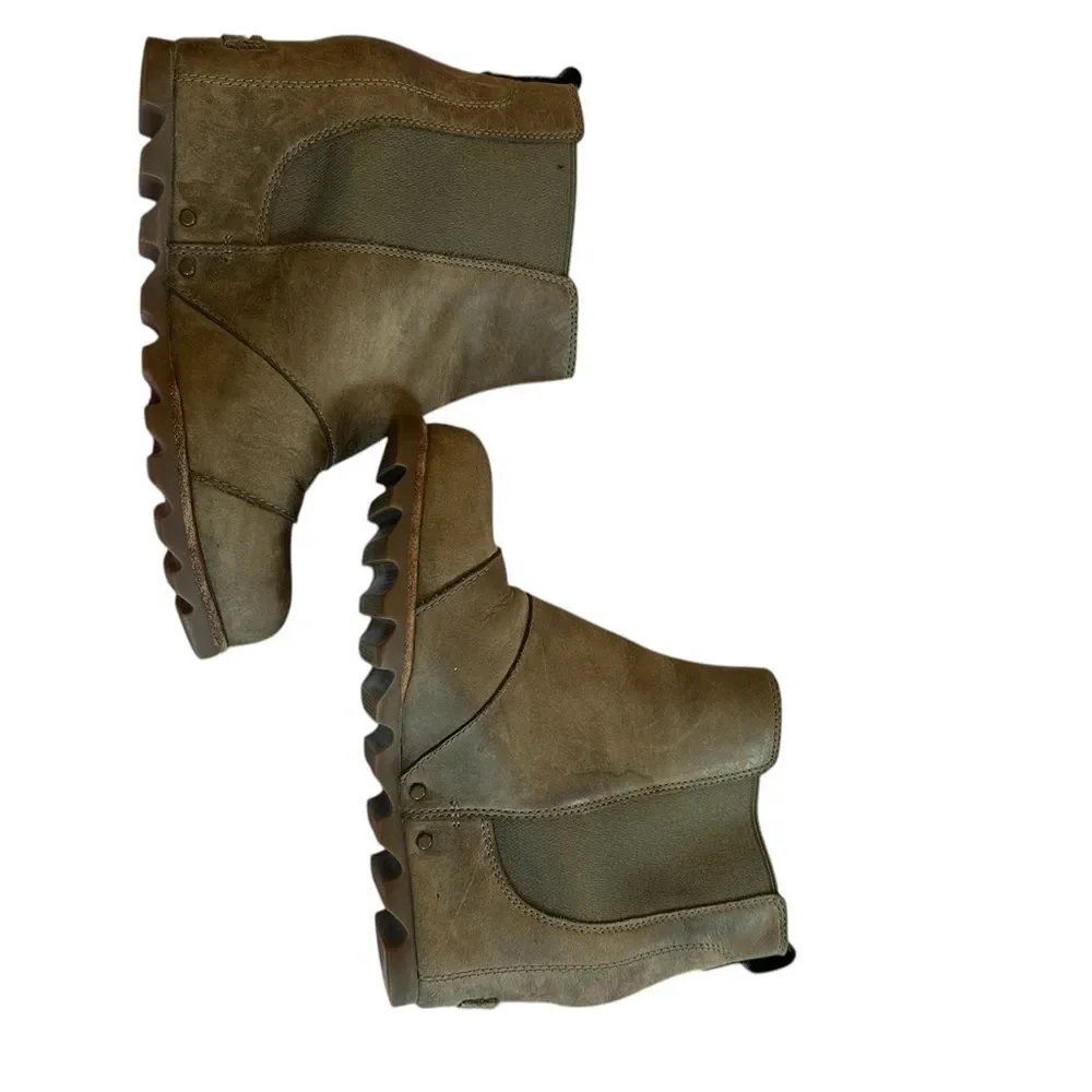 Womens SOREL Lea Elk II Peatmoss Olive Green Leather Hidden Wedge Chelsea 7.5